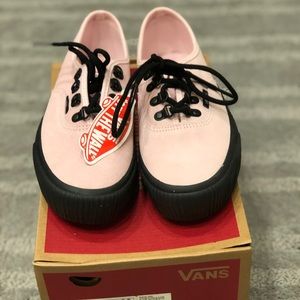 NEW! VANS Authentic platform size 7